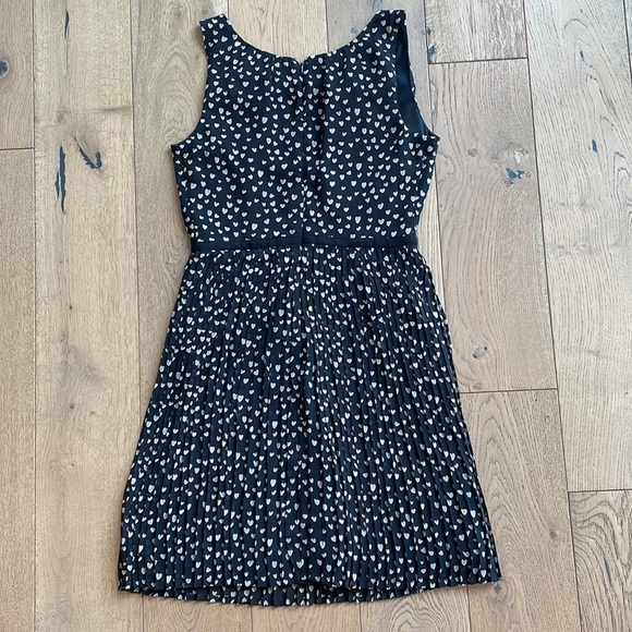 Gap Heart Print Pleated Dress - Picture 4 of 5